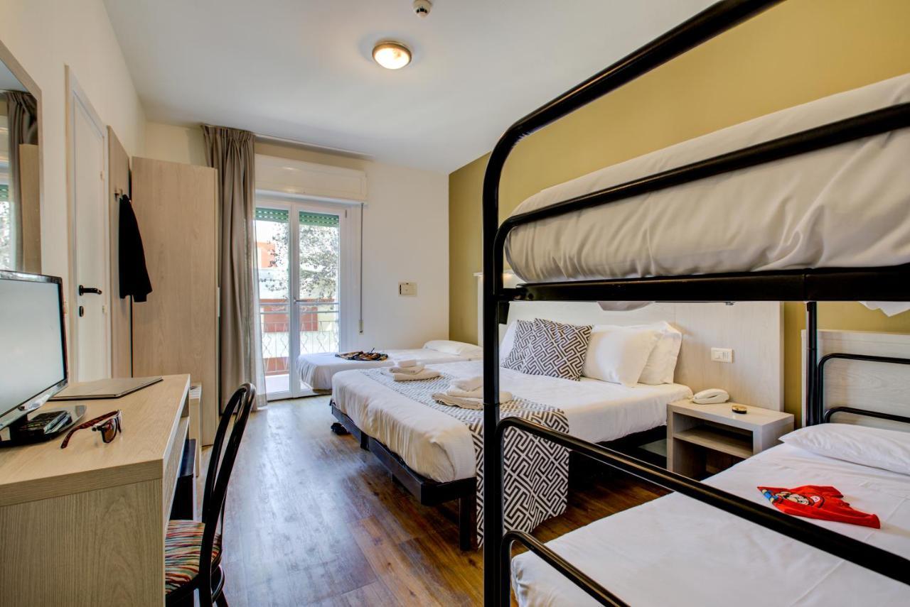 Hotel Christian Ideale Per Famiglie Riccione Esterno foto