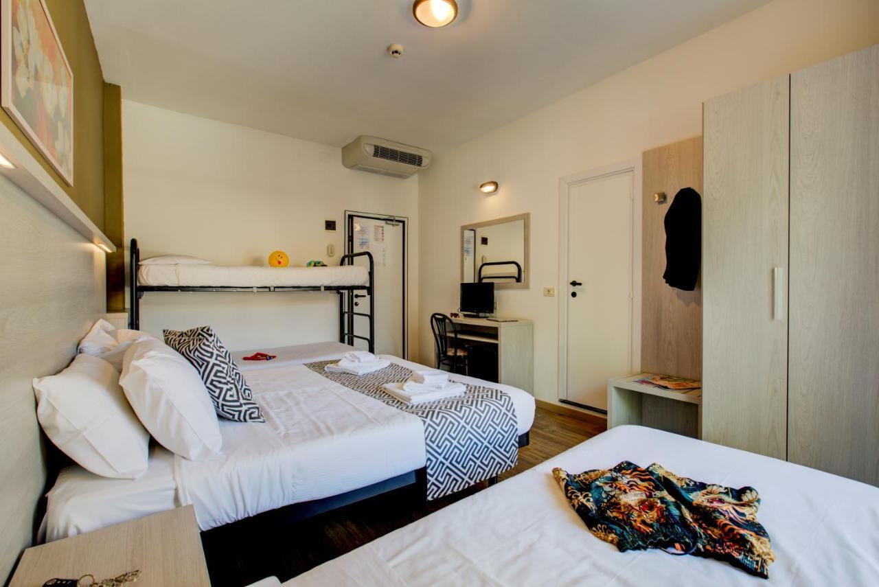 Hotel Christian Ideale Per Famiglie Riccione Esterno foto