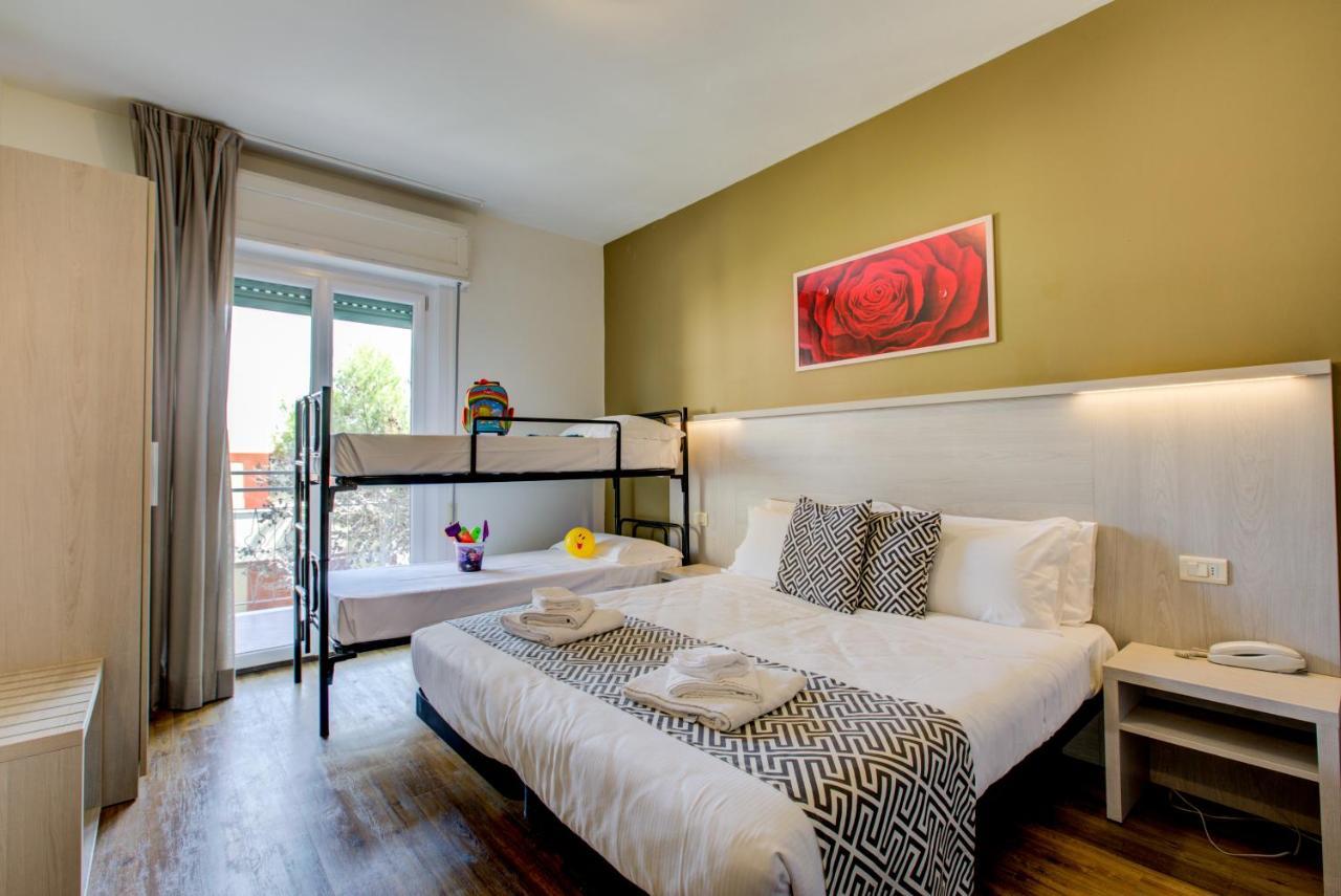 Hotel Christian Ideale Per Famiglie Riccione Esterno foto