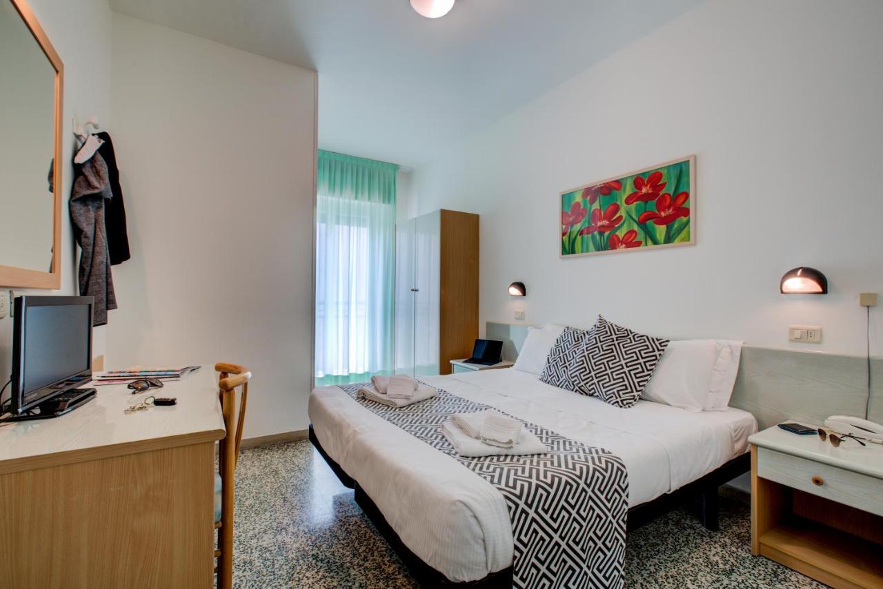 Hotel Christian Ideale Per Famiglie Riccione Esterno foto