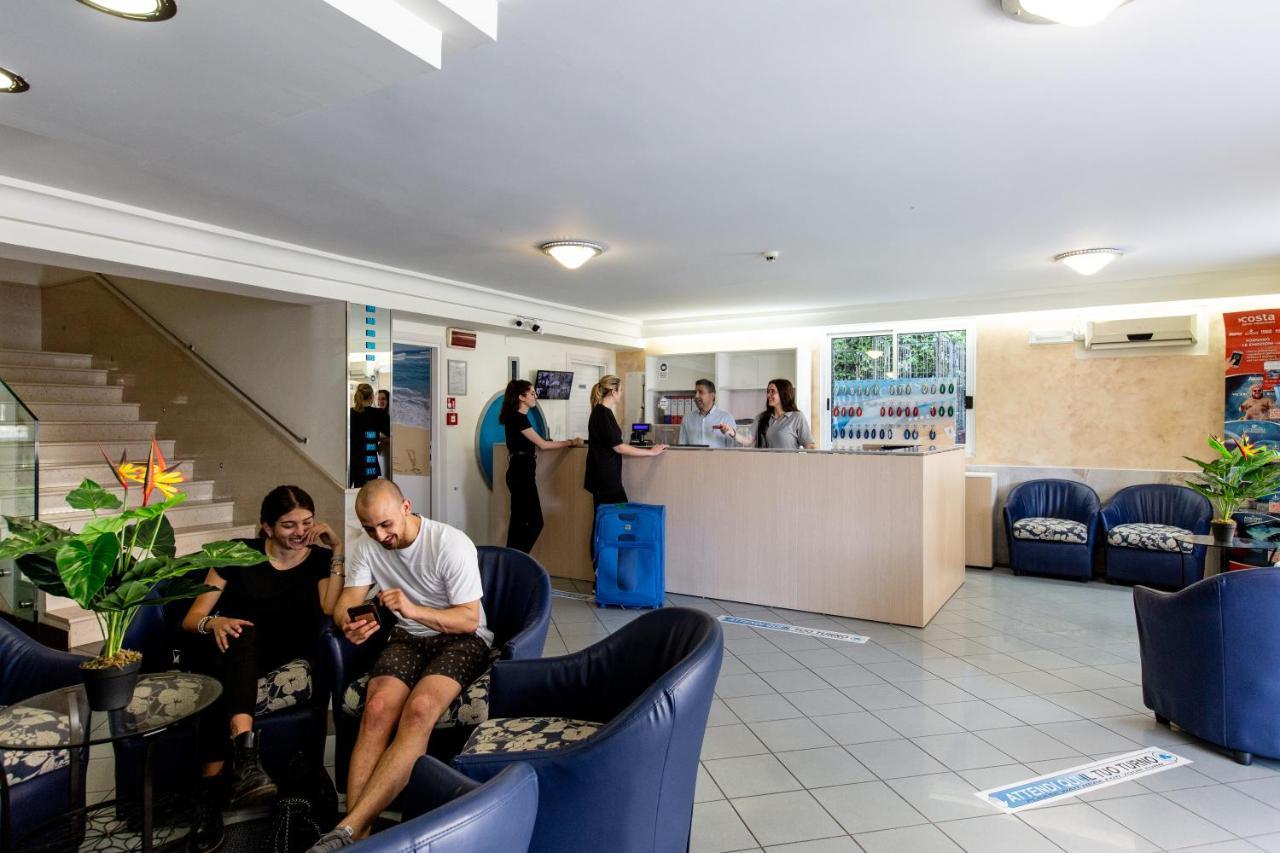 Hotel Christian Ideale Per Famiglie Riccione Esterno foto