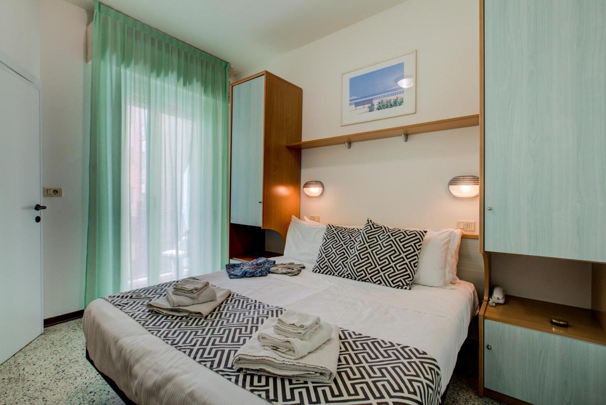 Hotel Christian Ideale Per Famiglie Riccione Esterno foto