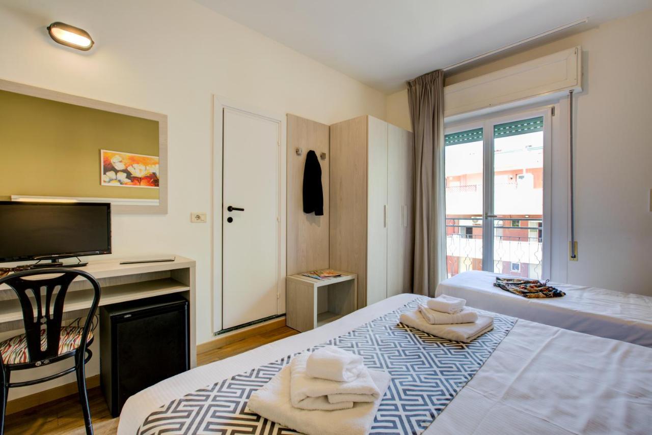 Hotel Christian Ideale Per Famiglie Riccione Esterno foto