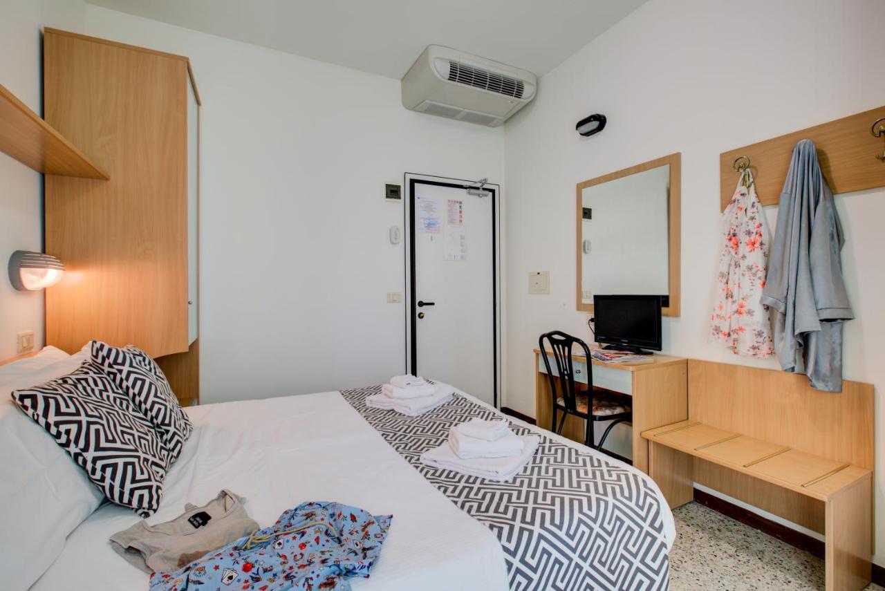 Hotel Christian Ideale Per Famiglie Riccione Esterno foto