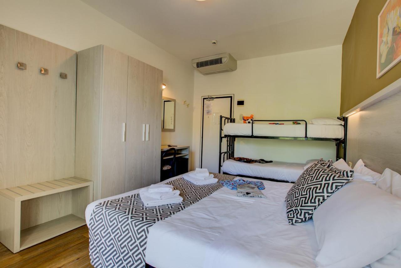 Hotel Christian Ideale Per Famiglie Riccione Esterno foto