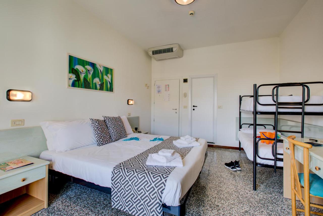 Hotel Christian Ideale Per Famiglie Riccione Esterno foto