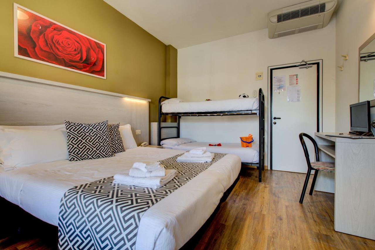 Hotel Christian Ideale Per Famiglie Riccione Esterno foto