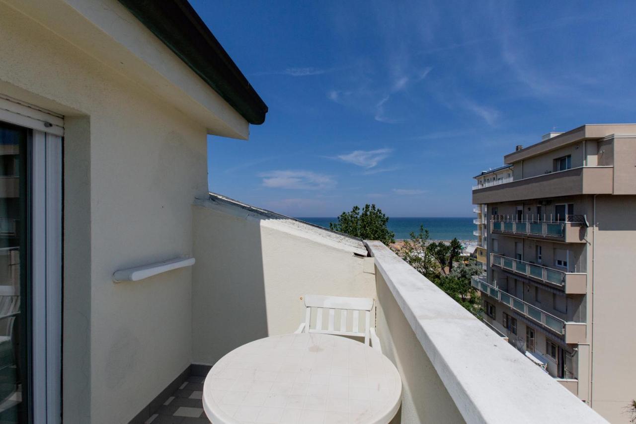 Hotel Christian Ideale Per Famiglie Riccione Esterno foto