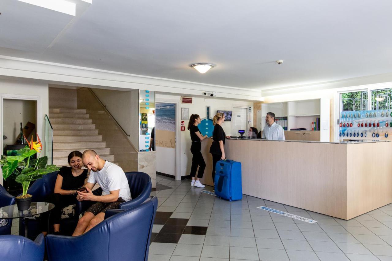 Hotel Christian Ideale Per Famiglie Riccione Esterno foto