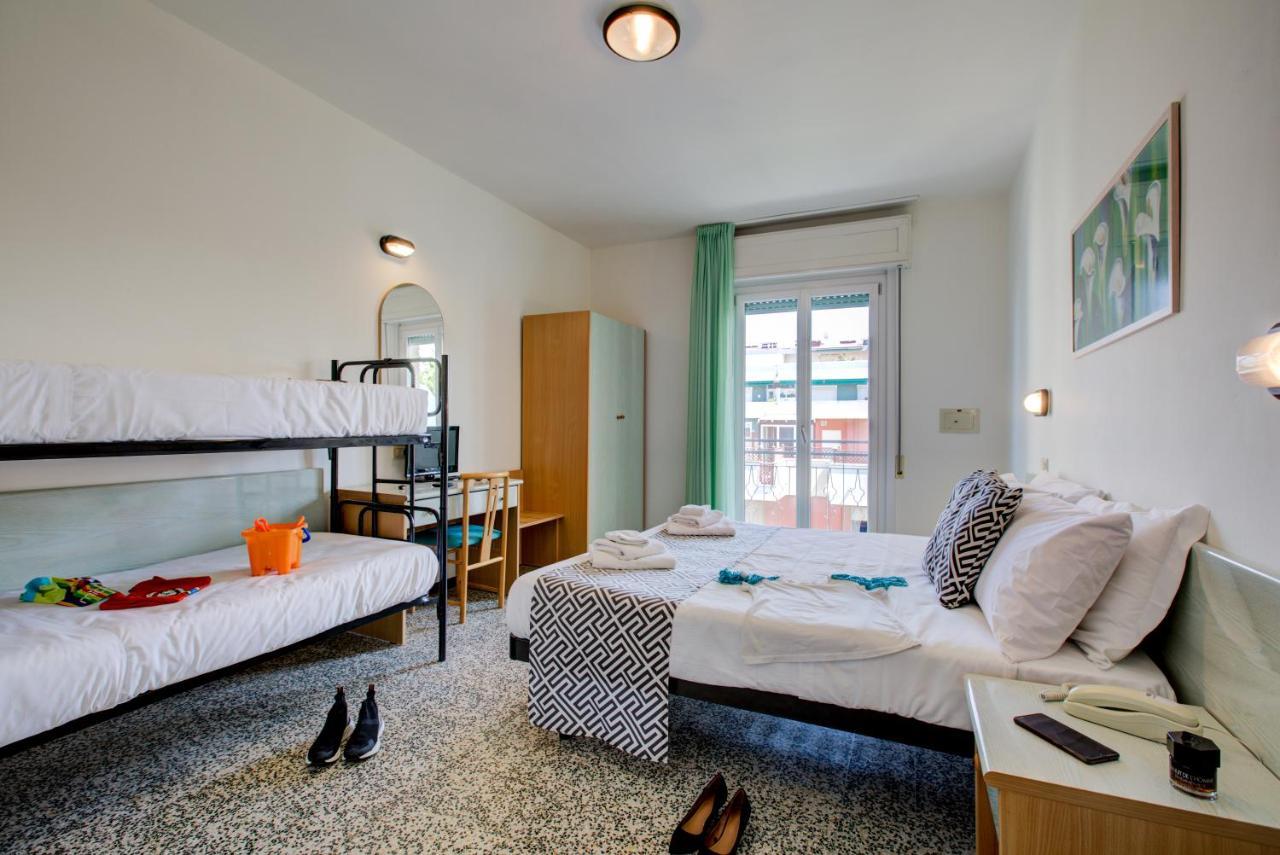 Hotel Christian Ideale Per Famiglie Riccione Esterno foto