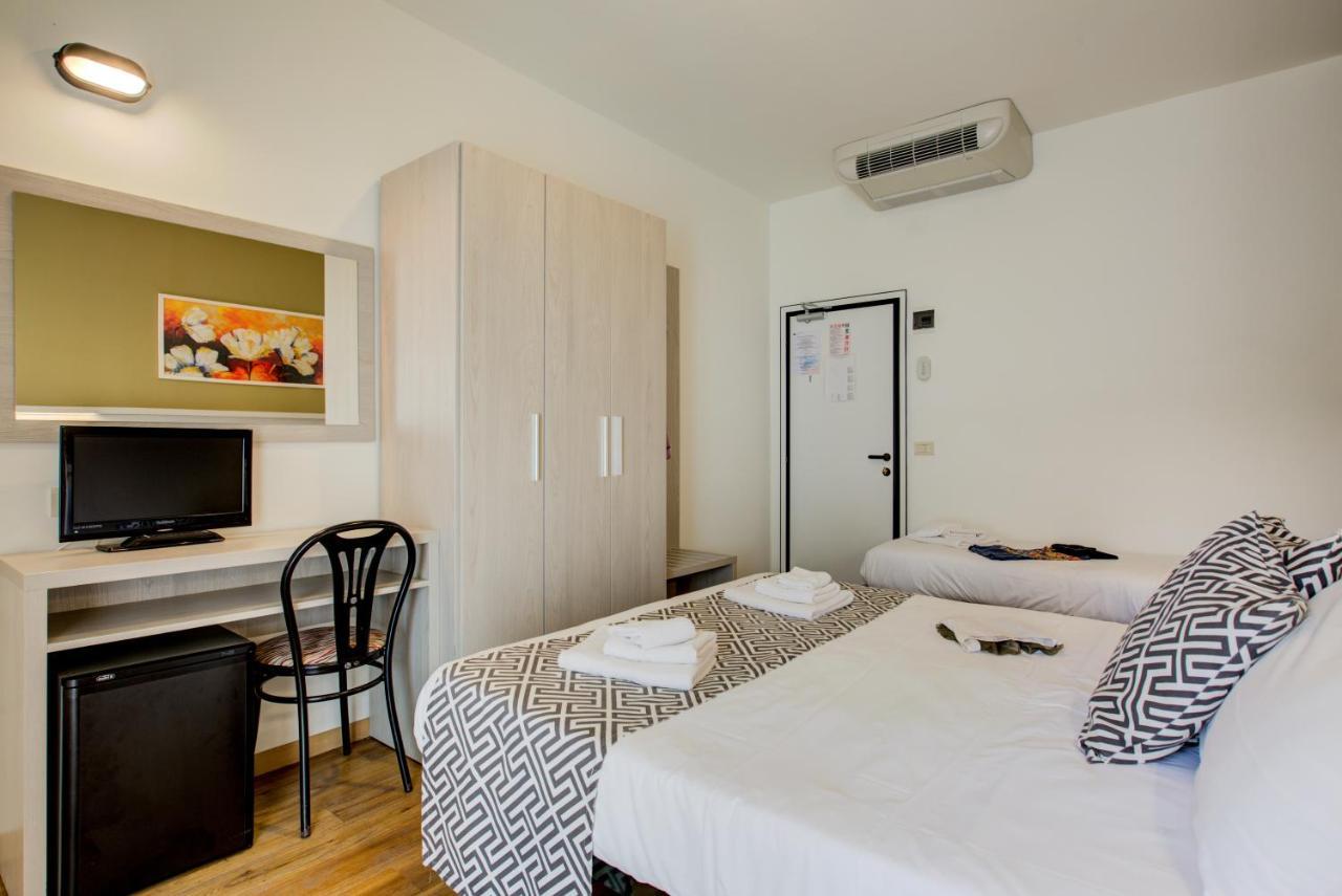 Hotel Christian Ideale Per Famiglie Riccione Esterno foto