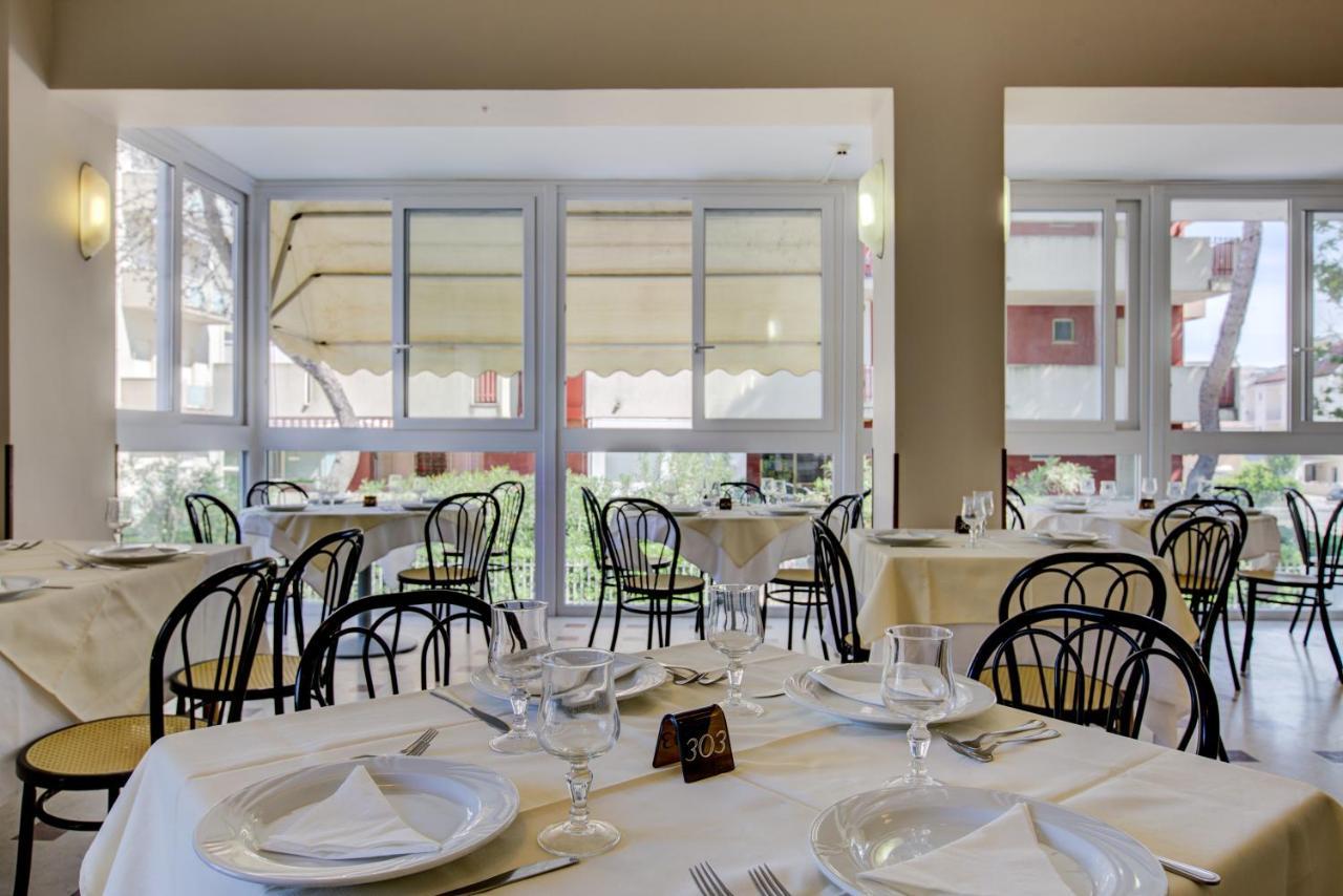 Hotel Christian Ideale Per Famiglie Riccione Esterno foto
