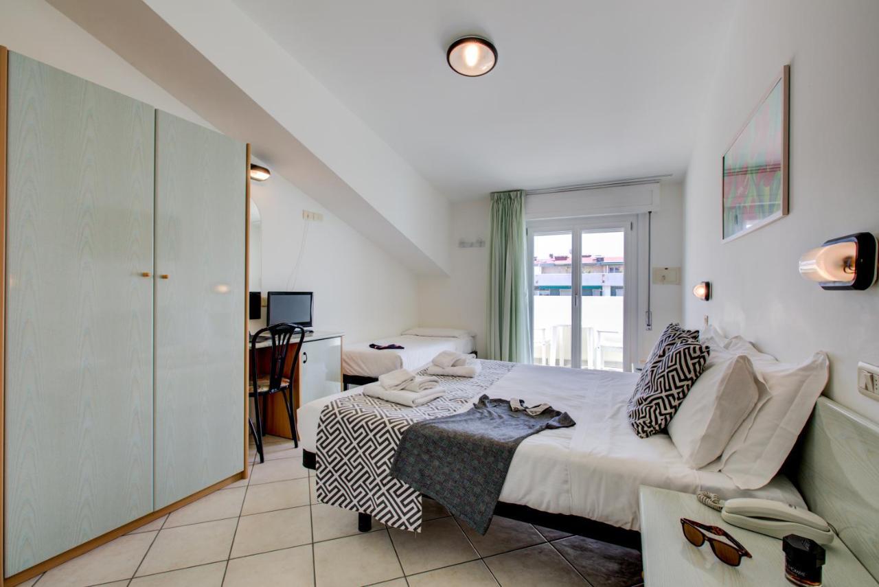 Hotel Christian Ideale Per Famiglie Riccione Esterno foto