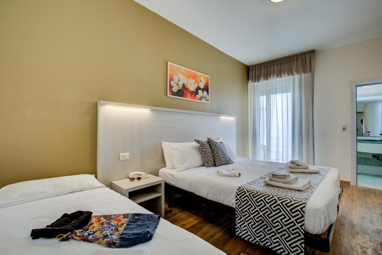 Hotel Christian Ideale Per Famiglie Riccione Esterno foto